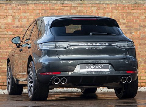 Porsche Macan Turbo 3
