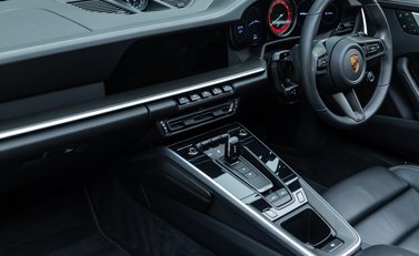 Porsche 911 Targa 4S (992) 22