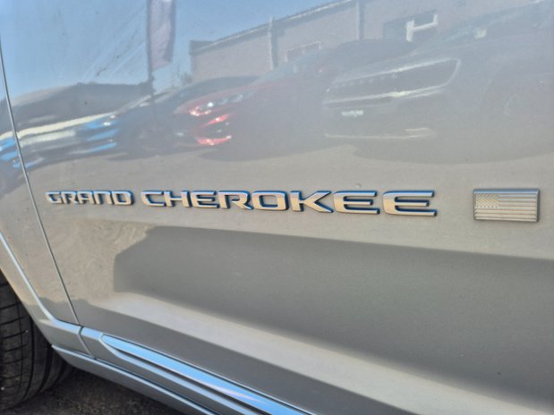 Jeep Grand Cherokee SUMMIT RESERVE 9