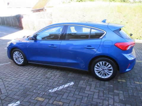 Ford Focus 1.0T EcoBoost Titanium Euro 6 (s/s) 5dr 7