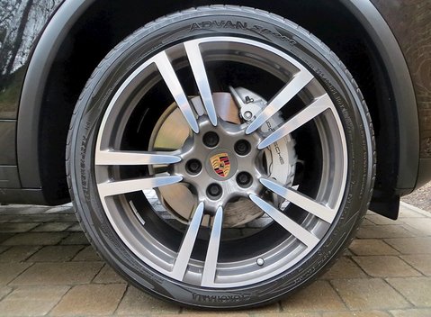 Porsche Cayenne S Hybrid 9