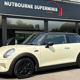Mini Hatch Cooper 1.5 Petrol Automatic Chili Media XL 3 door- SAT NAV - LEATHER