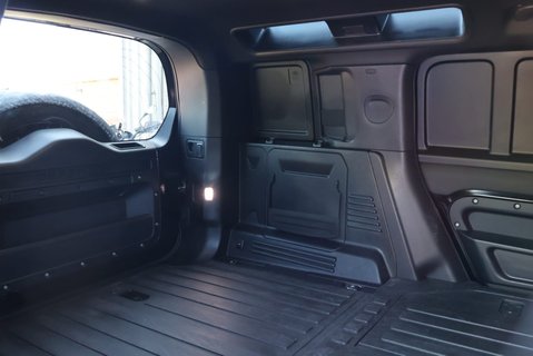 Land Rover Defender 110 2023 D300 HARD TOP X-DYNAMIC HSE BIG SPEC JUMP SEAT SEEKER STYLED  24