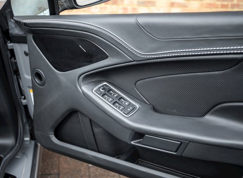 Aston Martin Vanquish Volante 21