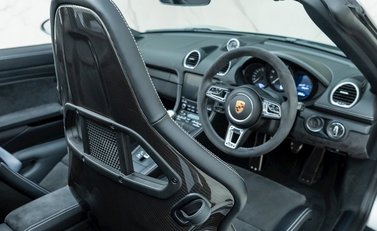 Porsche 718 Boxster Spyder 15