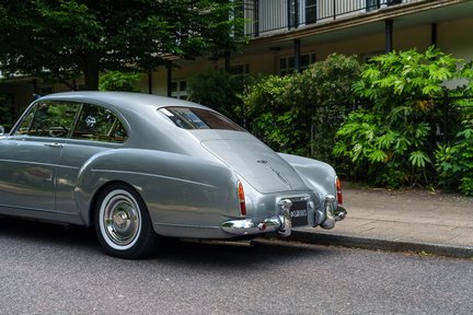 Bentley S1 Continental Fastback 12