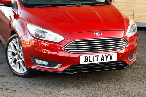 Ford Focus TITANIUM X 10