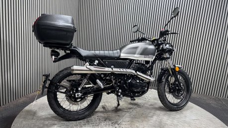 Lexmoto Tempest 2024 ONLY 2K TOP BOX 125CC MOT WARRANTY LEARNER BIKE 6