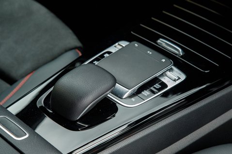 Mercedes-Benz A Class A 200 AMG LINE EXECUTIVE 34