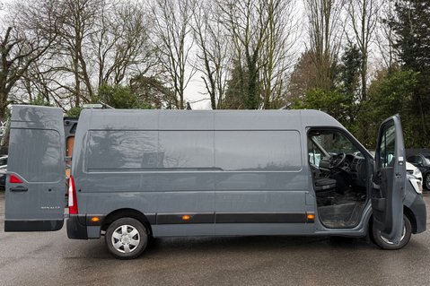 Renault Master LM35 BUSINESS PLUS DCI LWB -RARE COLOUR -FULL SERVICE HISTORY -DEMO +1 OWNR 15