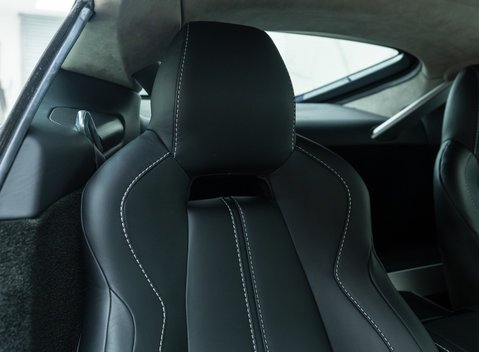 Aston Martin V12 Vantage S Coupe 14
