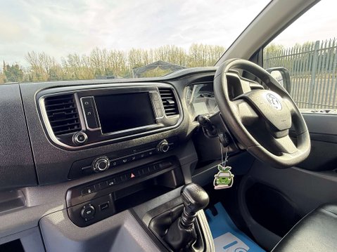 Vauxhall Vivaro 1.5 Vivaro 2900 Sportive S/S 13