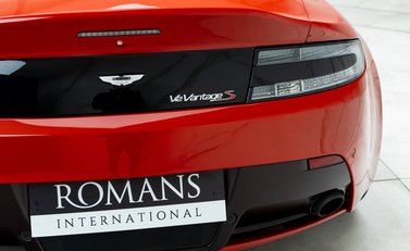 Aston Martin V12 Vantage S Roadster 33