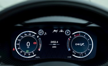 Aston Martin DBX 707 18