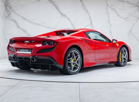 Ferrari F8 Spider 6