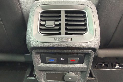 Volkswagen Tiguan R LINE TDI BMT 4MOTION DSG - PAN ROOF - APPLE CAR PLAY -ADAPTIVE CRUISE 50
