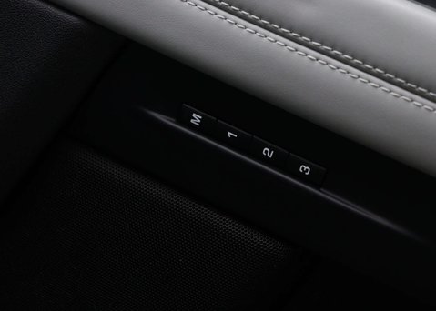 Land Rover Range Rover Evoque 1.5 Range Rover Evoque R-Dynamic HSE P300e Auto 4WD 5dr 47