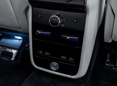 Rolls-Royce Cullinan Series II BLACK BADGE 19