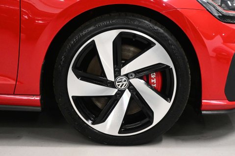 Volkswagen Golf 2.0 Golf GTi Performance TSi 3dr 16