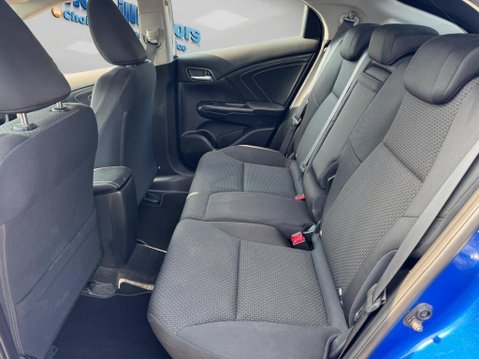 Honda Civic 1.8 i-VTEC SE Plus (Navi) Euro 6 (s/s) 5dr 37