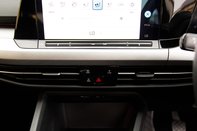 Volkswagen Golf LIFE TSI 33