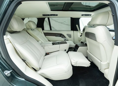 Land Rover Range Rover P440e Autobiography LWB PHEV 14