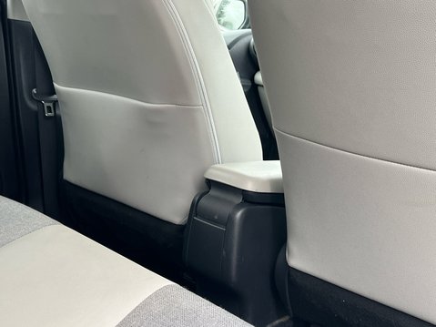 Toyota Yaris EXCEL FHEV 39