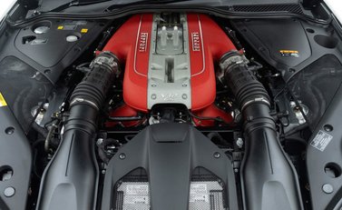 Ferrari 812 Superfast 29