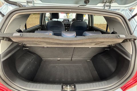 Kia Picanto WAVE. 6 MAIN DEALER SERVICES.. ONLY ONE OWNER.. REVERSING CAMERA.. A/C 24