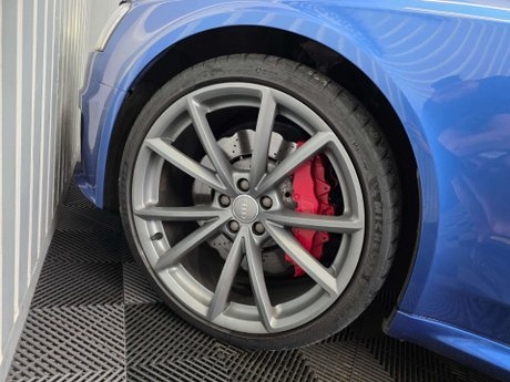 Audi RS4 4.2 FSI V8 Estate 5dr Petrol S Tronic quattro Euro 5 (450 ps) 32