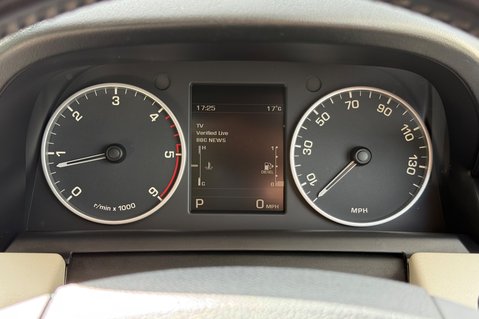 Land Rover Range Rover Sport SDV6 HSE - 10 SERVICES RECORDED - NEW MOT - RARE INTERIOR 36