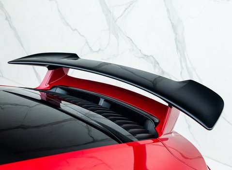 Porsche 911 Carrera 4 GTS (992) 29