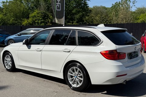 BMW 3 Series 320I SE TOURING AUTOMATIC -APPLE CAR PLAY -CAMERAS -XENONS -LOW MILEAGE 2