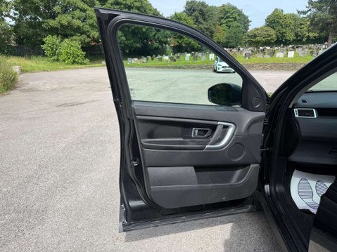 Land Rover Discovery Sport 2.0 Discovery Sport SE Tech TD4 4WD 5dr 9