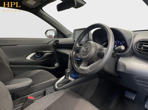 Toyota Yaris Cross 1.5 VVT-h Design SUV 5dr Petrol Hybrid E-CVT Euro 6 (s/s) (116 ps) 12