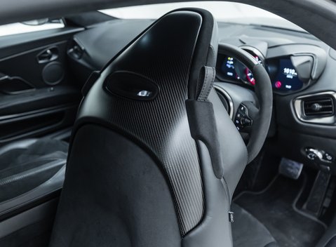 Aston Martin DBS Superleggera 19