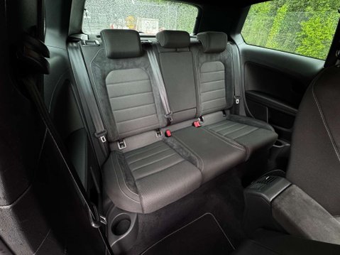 Volkswagen Golf 2.0 Golf R TSi Semi-Auto 4WD 3dr 23