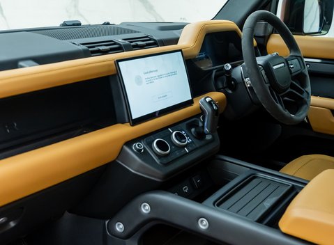 Land Rover Defender 110 V8 P525 16