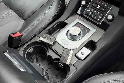 Land Rover Discovery SDV6 HSE - TWO OWNERS - 10 SERVICES - CAMBELT - TOWBAR 13