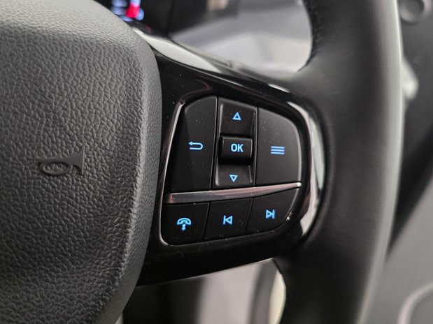 Ford Tourneo Custom Tourneo Custom 320 L2 Diesel FWD 2.0 EcoBlue 136ps H1 Titanium 9 Seater 13