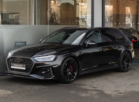 Audi RS4 Avant CARBON BLACK 2