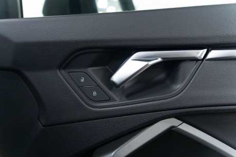 Audi RS Q3 2.5 RS Q3 Sportback TFSI Vorsprung Quattro Semi-Auto 4WD 5dr 19