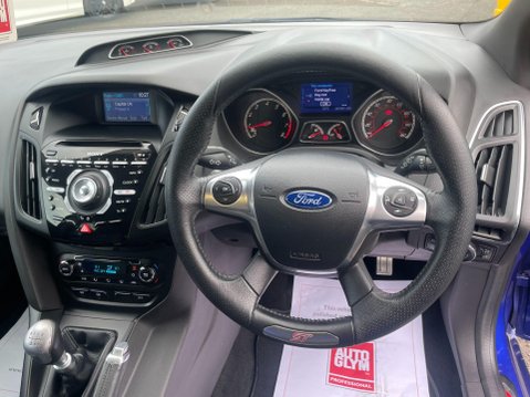 Ford Focus 2.0T EcoBoost ST-2 Euro 5 (s/s) 5dr 20