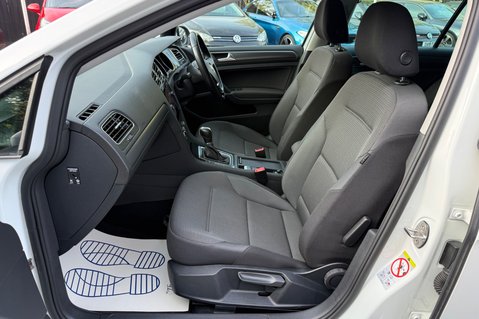 Volkswagen Golf MATCH TDI DSG - VAT Q - APPLE CAR PLAY -ADAPTIVE CRUISE -ROOFBARS 3