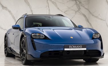 Porsche Taycan 4 Cross Turismo 1