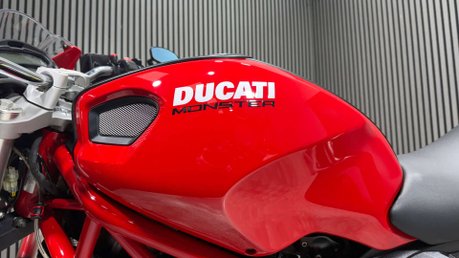 Ducati Monster 696 2011 ONLY 5K SERVICED WARRANTY 696CC LONG MOT VERY CLEAN NAKED 24