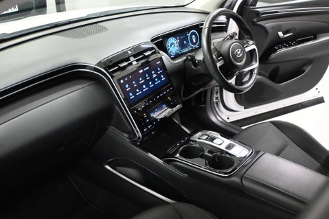 Hyundai TUCSON 1.6 Tucson SE Connect TGDi HEV Auto 5dr 16