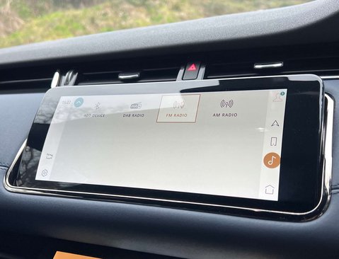 Land Rover Range Rover Evoque 1.5 Range Rover Evoque R-Dynamic SE P300e Auto 4WD 5dr 31