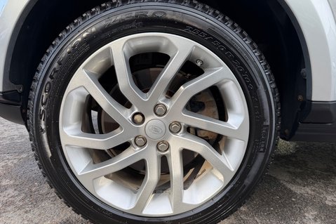 Land Rover Discovery SDV6 LANDMARK - ONE OWNER - 10 SERVICED INC CAMBELT 84