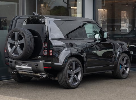 Land Rover Defender 90 V8 P525 4